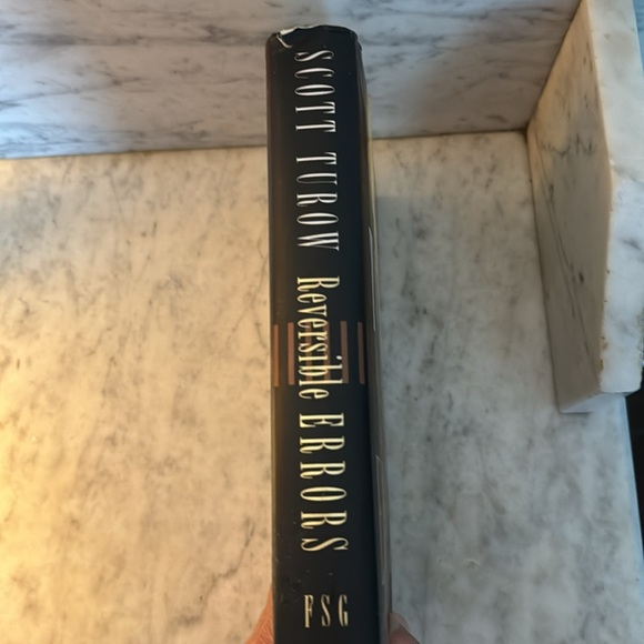 Reversible errors by Scott Turow. Hardback - Picture 2 of 4